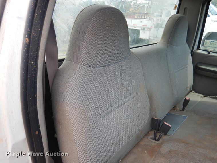 image for item DI0116 2001 Ford F350 Super Duty  pickup truck cab and chassis