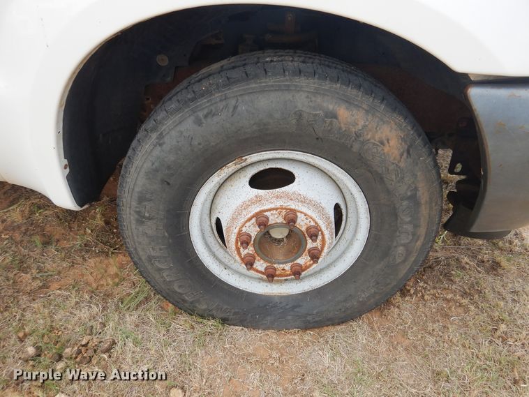 image for item DI0116 2001 Ford F350 Super Duty  pickup truck cab and chassis