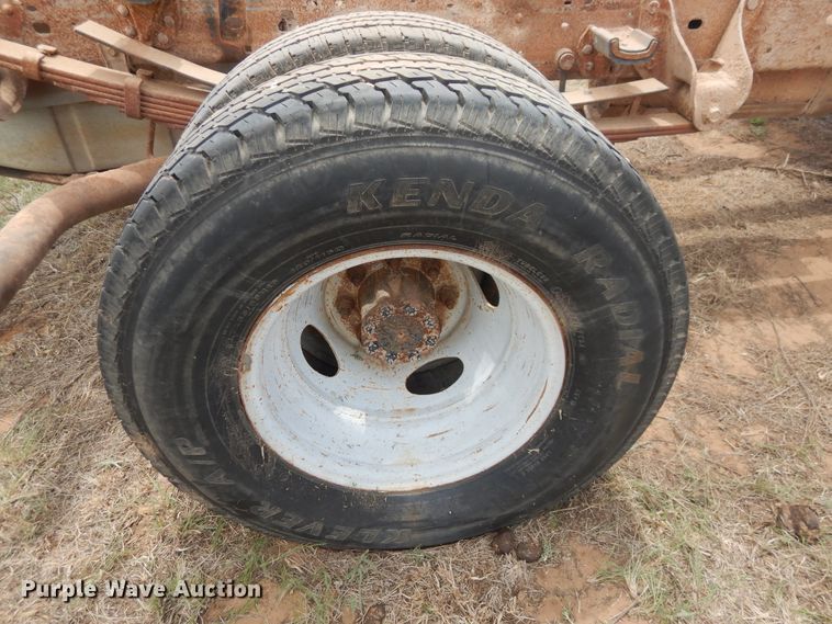 image for item DI0116 2001 Ford F350 Super Duty  pickup truck cab and chassis