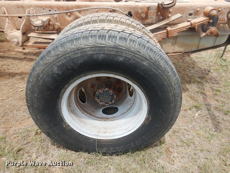 image for item DI0116 2001 Ford F350 Super Duty  pickup truck cab and chassis