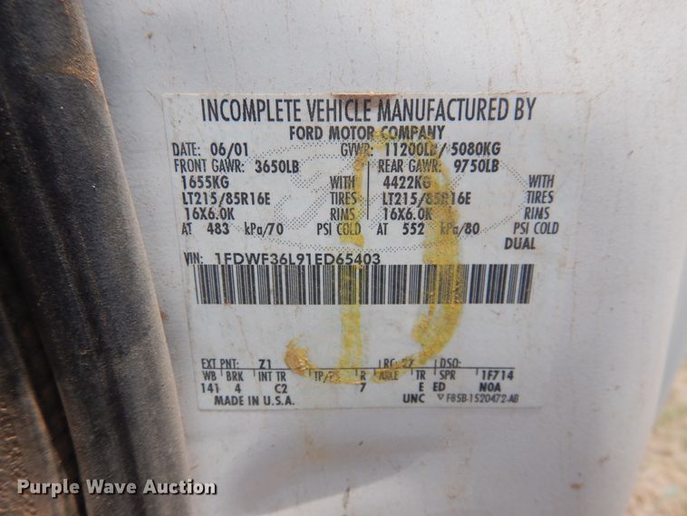 image for item DI0116 2001 Ford F350 Super Duty  pickup truck cab and chassis