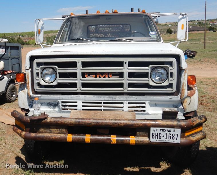image for item DI0118 1984 GMC 7000  winch truck