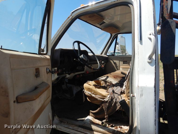 image for item DI0118 1984 GMC 7000  winch truck