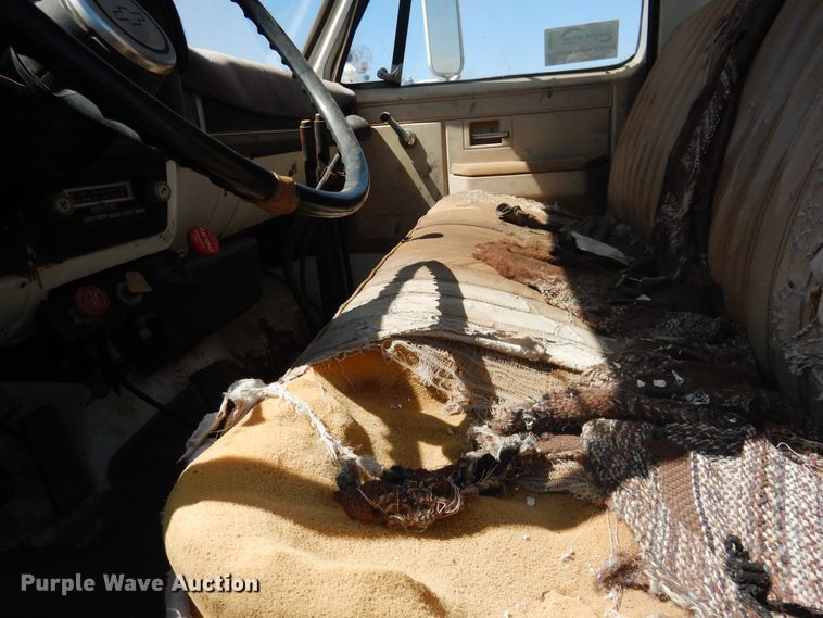 image for item DI0118 1984 GMC 7000  winch truck