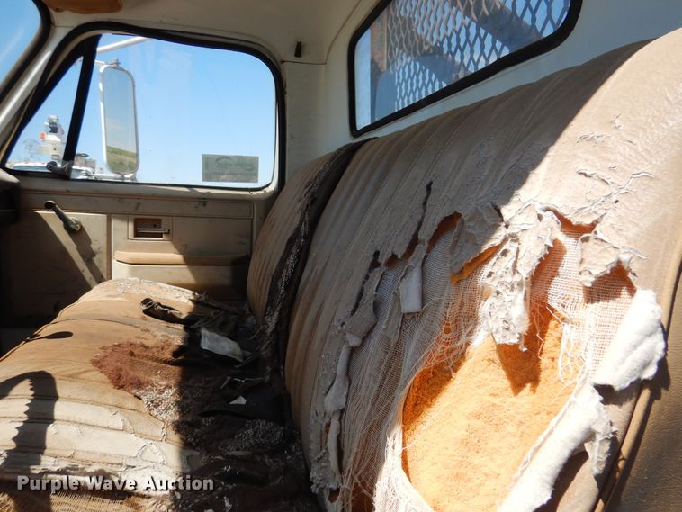 image for item DI0118 1984 GMC 7000  winch truck