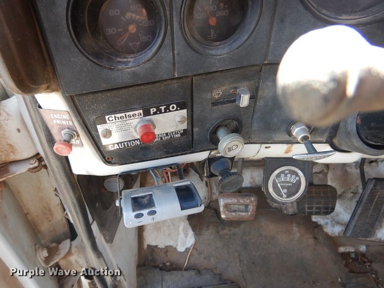 image for item DI0118 1984 GMC 7000  winch truck