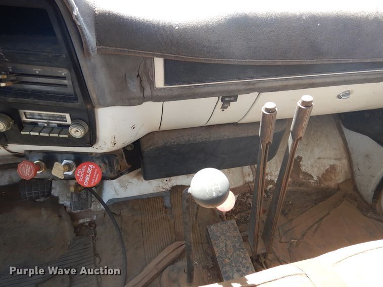 image for item DI0118 1984 GMC 7000  winch truck