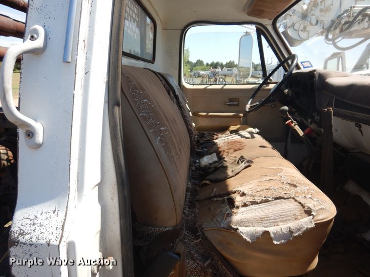 image for item DI0118 1984 GMC 7000  winch truck