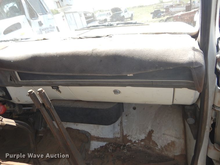 image for item DI0118 1984 GMC 7000  winch truck