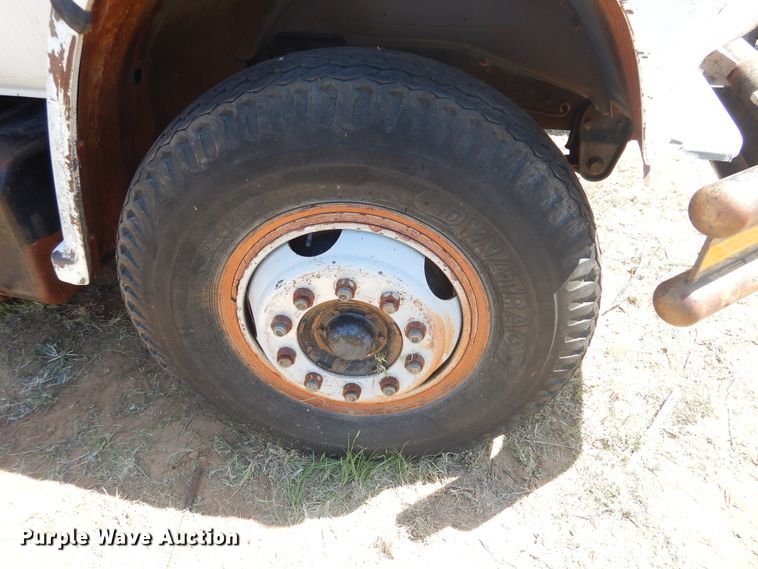 image for item DI0118 1984 GMC 7000  winch truck