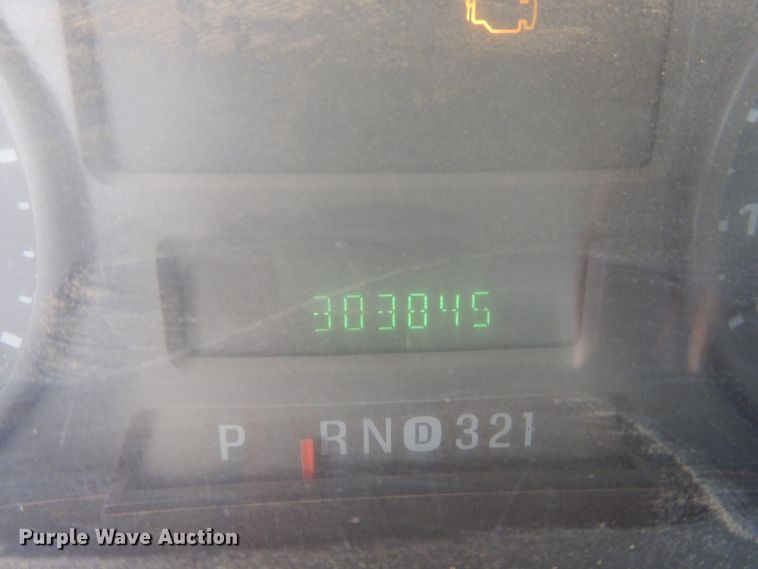 image for item DI0136 2006 Ford F250 Super Duty  utility bed pickup truck