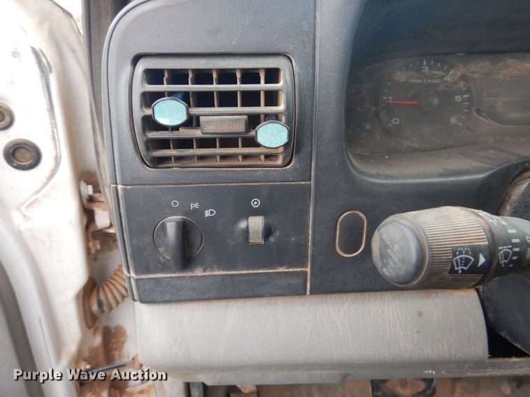 image for item DI0136 2006 Ford F250 Super Duty  utility bed pickup truck