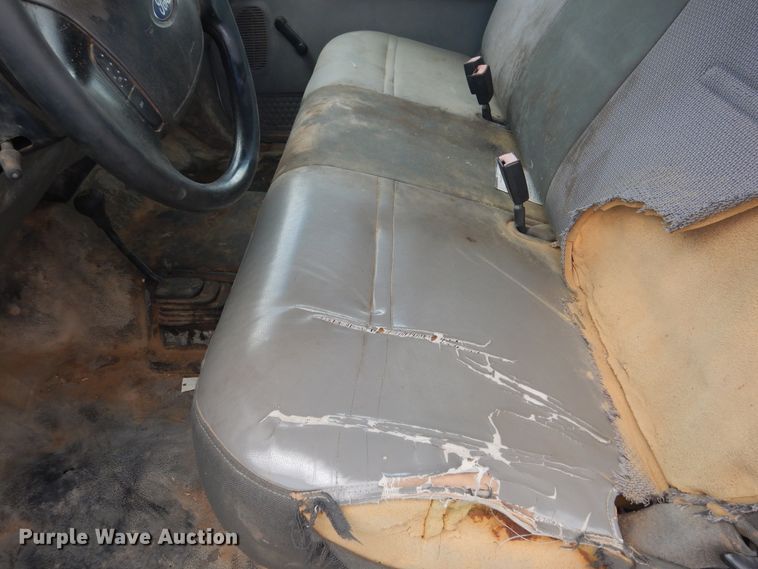 image for item DI0136 2006 Ford F250 Super Duty  utility bed pickup truck