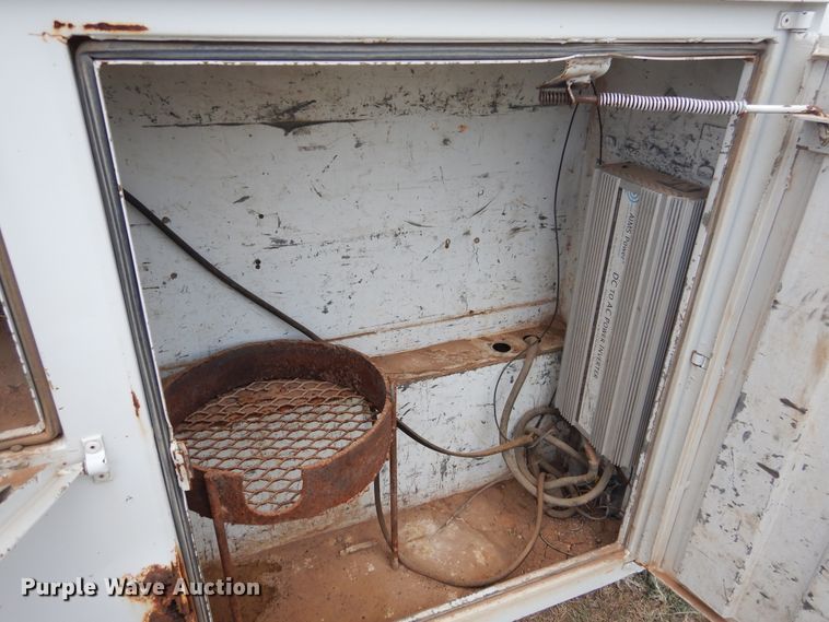 image for item DI0136 2006 Ford F250 Super Duty  utility bed pickup truck