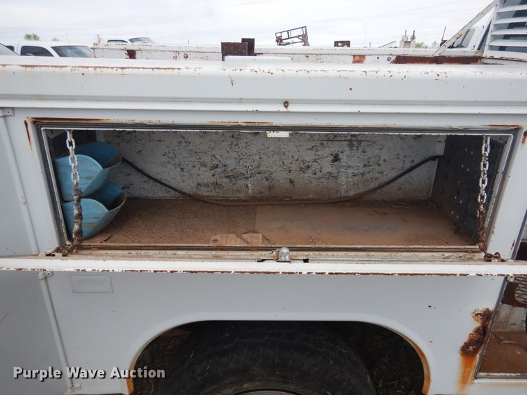 image for item DI0136 2006 Ford F250 Super Duty  utility bed pickup truck