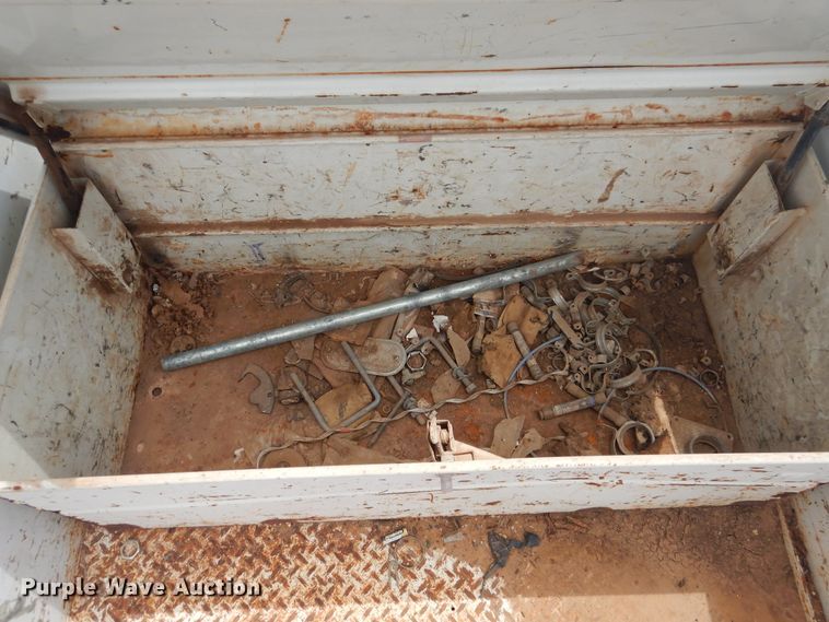 image for item DI0136 2006 Ford F250 Super Duty  utility bed pickup truck