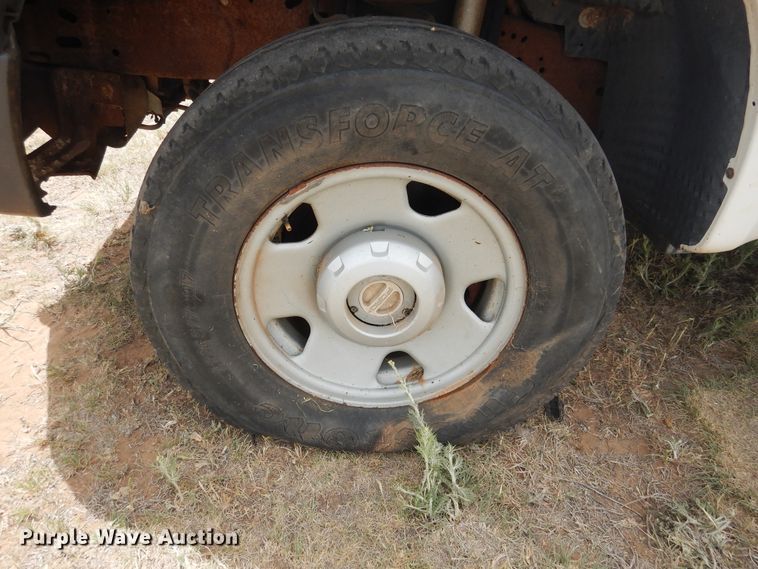 image for item DI0136 2006 Ford F250 Super Duty  utility bed pickup truck