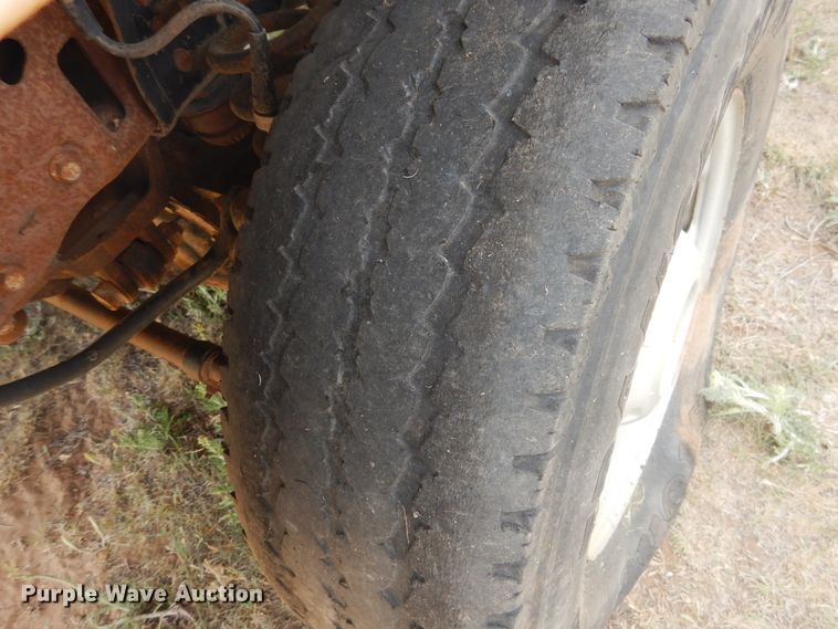 image for item DI0136 2006 Ford F250 Super Duty  utility bed pickup truck