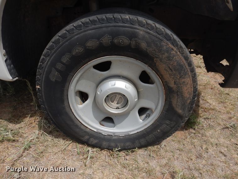 image for item DI0136 2006 Ford F250 Super Duty  utility bed pickup truck