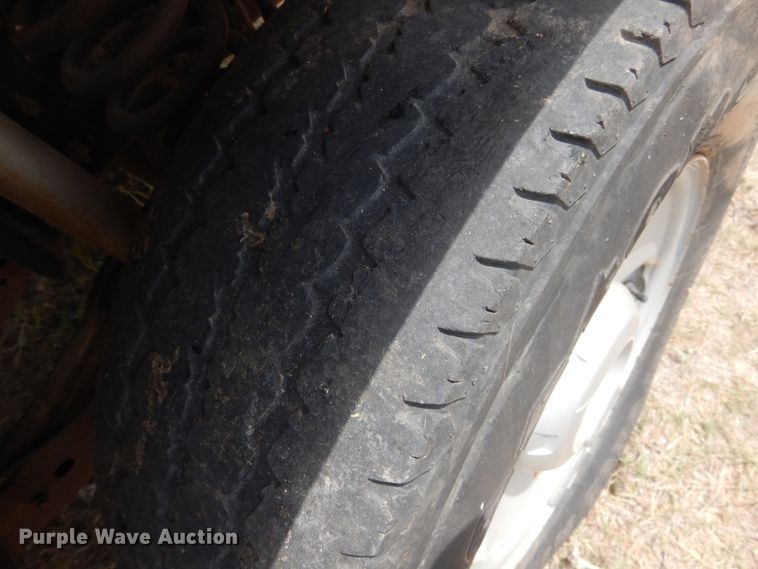 image for item DI0136 2006 Ford F250 Super Duty  utility bed pickup truck