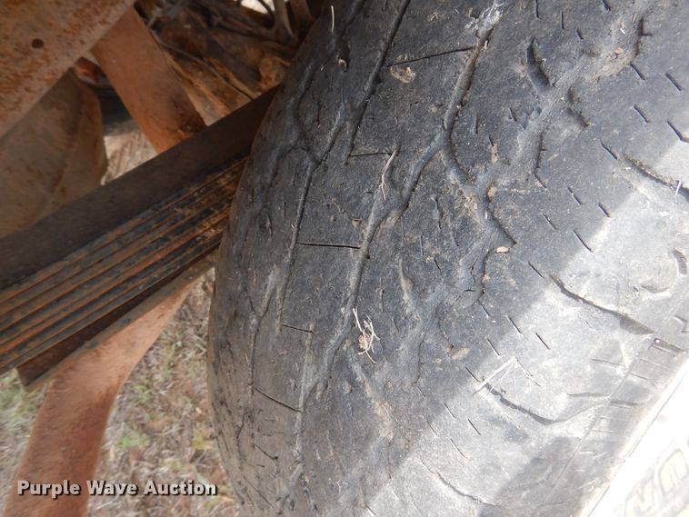 image for item DI0136 2006 Ford F250 Super Duty  utility bed pickup truck