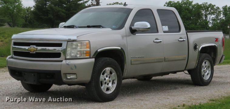 image for item DI2217 2007 Chevrolet Silverado 1500 Z71  Crew Cab pickup truck