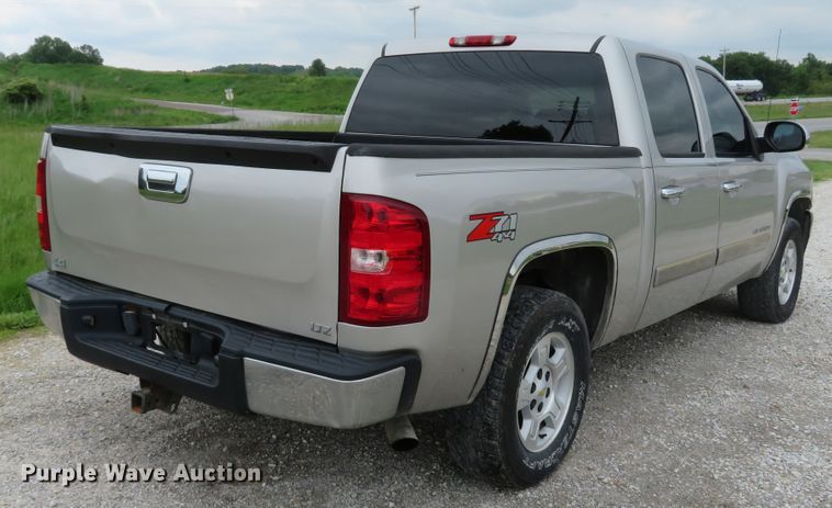 image for item DI2217 2007 Chevrolet Silverado 1500 Z71  Crew Cab pickup truck