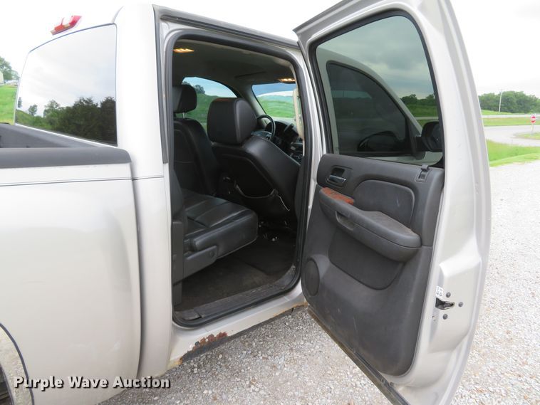 image for item DI2217 2007 Chevrolet Silverado 1500 Z71  Crew Cab pickup truck