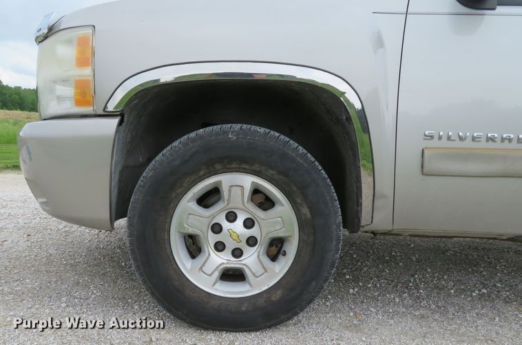 image for item DI2217 2007 Chevrolet Silverado 1500 Z71  Crew Cab pickup truck