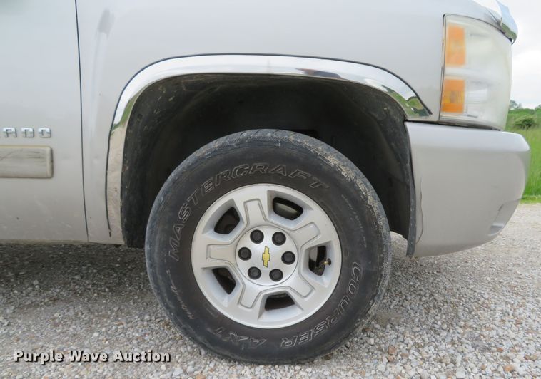 image for item DI2217 2007 Chevrolet Silverado 1500 Z71  Crew Cab pickup truck