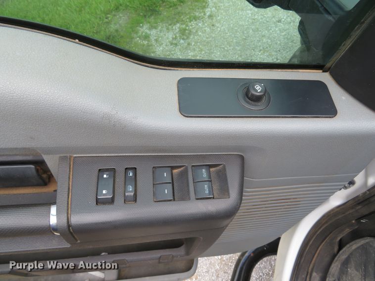 image for item DI2220 2015 Ford F250 Super Duty XL  Crew Cab pickup truck