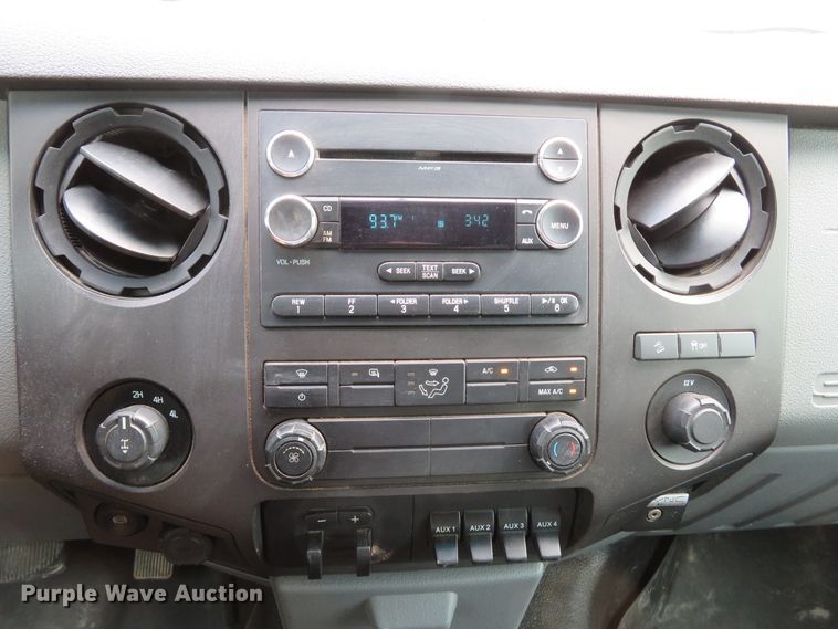 image for item DI2220 2015 Ford F250 Super Duty XL  Crew Cab pickup truck