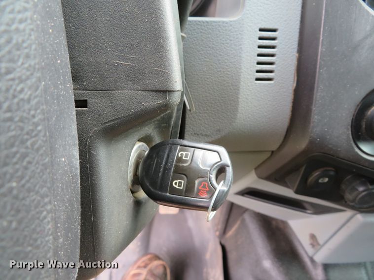 image for item DI2220 2015 Ford F250 Super Duty XL  Crew Cab pickup truck