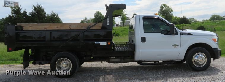 image for item DI2222 2011 Ford F350 Super Duty XL  dump bed pickup truck