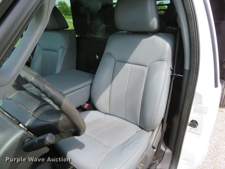 image for item DI2222 2011 Ford F350 Super Duty XL  dump bed pickup truck