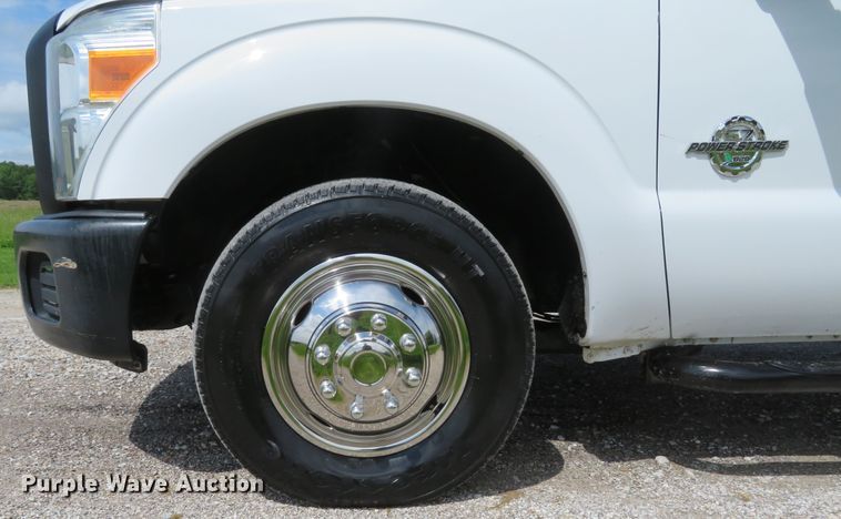 image for item DI2222 2011 Ford F350 Super Duty XL  dump bed pickup truck