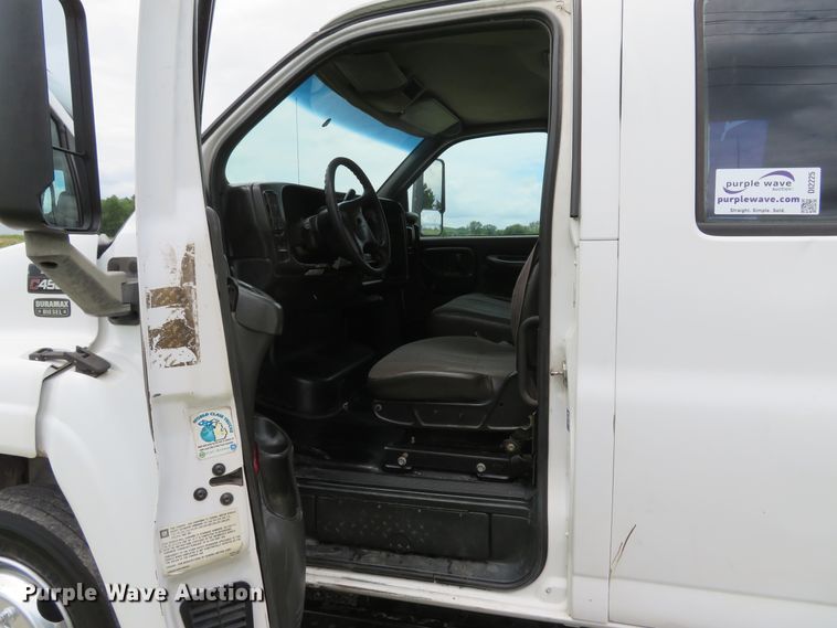 image for item DI2225 2006 Chevrolet C4500  flatbed truck