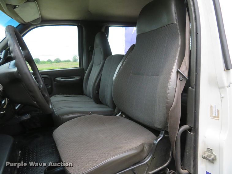 image for item DI2225 2006 Chevrolet C4500  flatbed truck