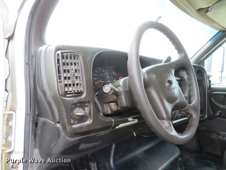 image for item DI2225 2006 Chevrolet C4500  flatbed truck