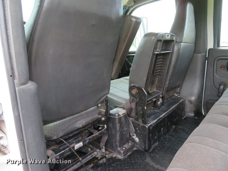 image for item DI2225 2006 Chevrolet C4500  flatbed truck