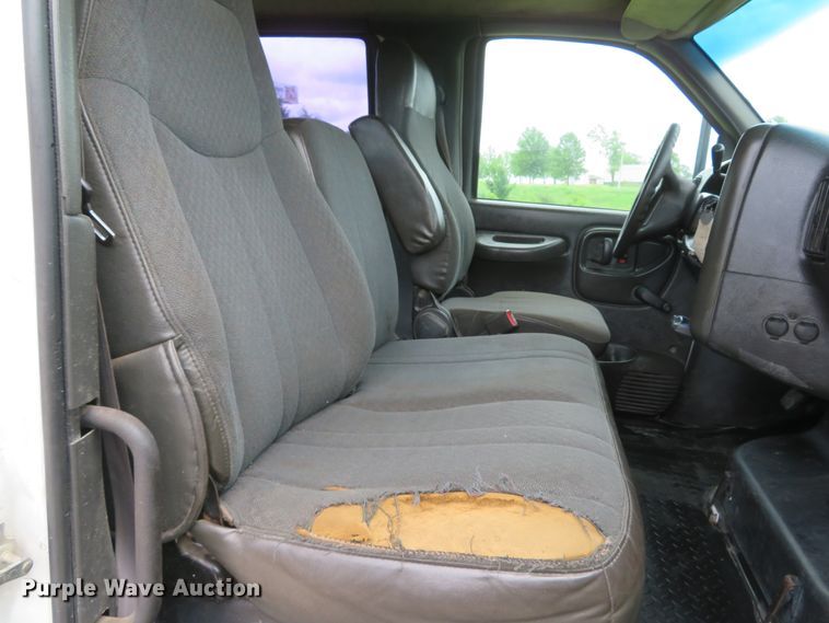 image for item DI2225 2006 Chevrolet C4500  flatbed truck