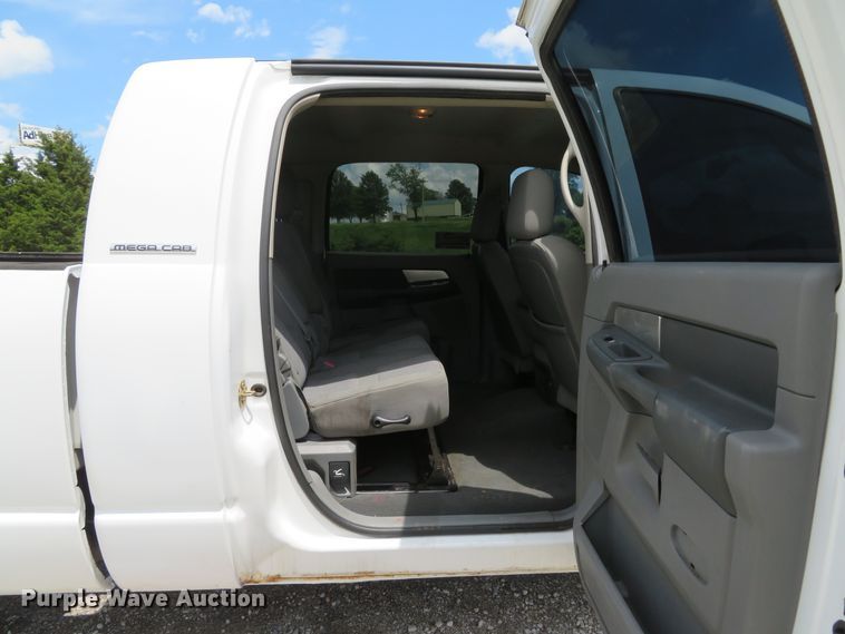 image for item DI2226 2007 Dodge Ram 2500  Mega Cab pickup truck