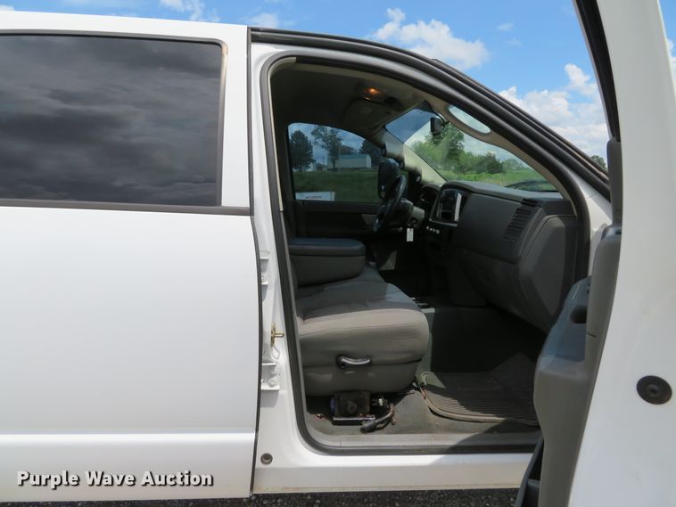 image for item DI2226 2007 Dodge Ram 2500  Mega Cab pickup truck