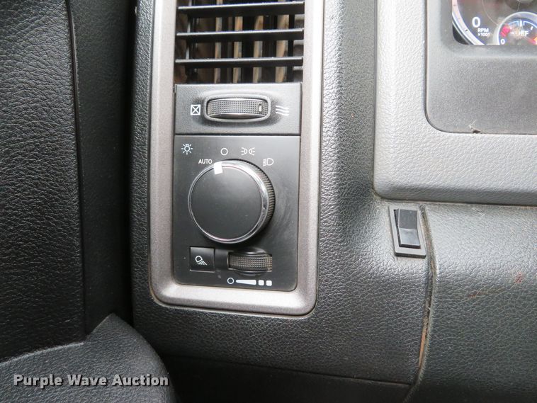 image for item DI2227 2014 Dodge Ram 2500  Crew Cab pickup truck