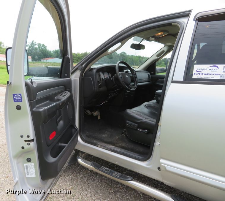 image for item DI2228 2004 Dodge Ram 1500  Quad Cab pickup truck