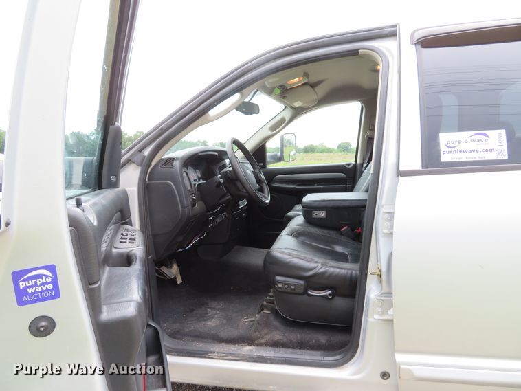 image for item DI2228 2004 Dodge Ram 1500  Quad Cab pickup truck