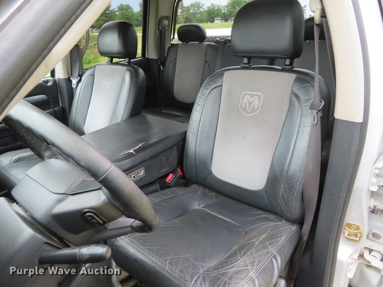 image for item DI2228 2004 Dodge Ram 1500  Quad Cab pickup truck