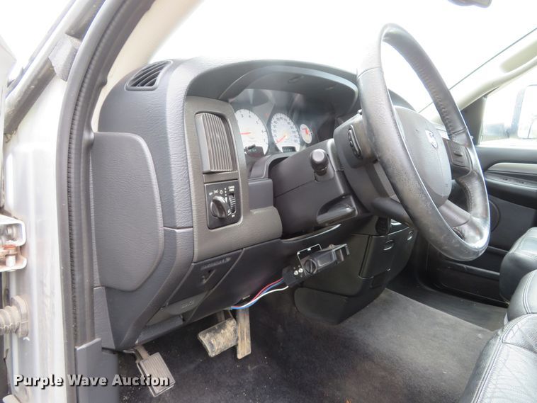 image for item DI2228 2004 Dodge Ram 1500  Quad Cab pickup truck