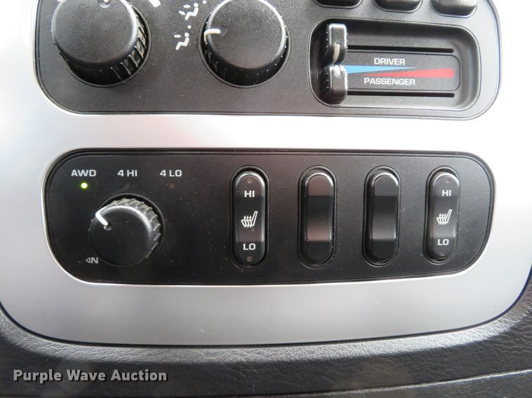 image for item DI2228 2004 Dodge Ram 1500  Quad Cab pickup truck