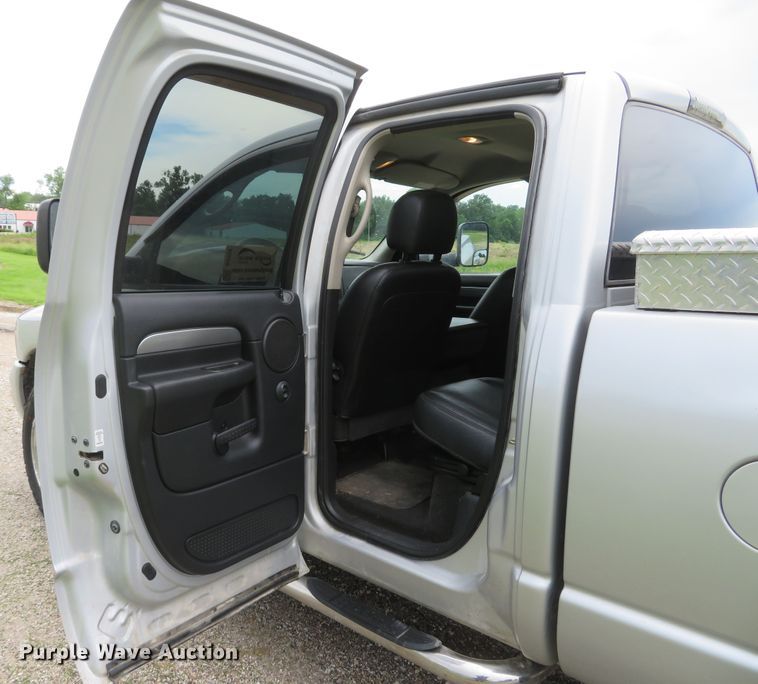 image for item DI2228 2004 Dodge Ram 1500  Quad Cab pickup truck